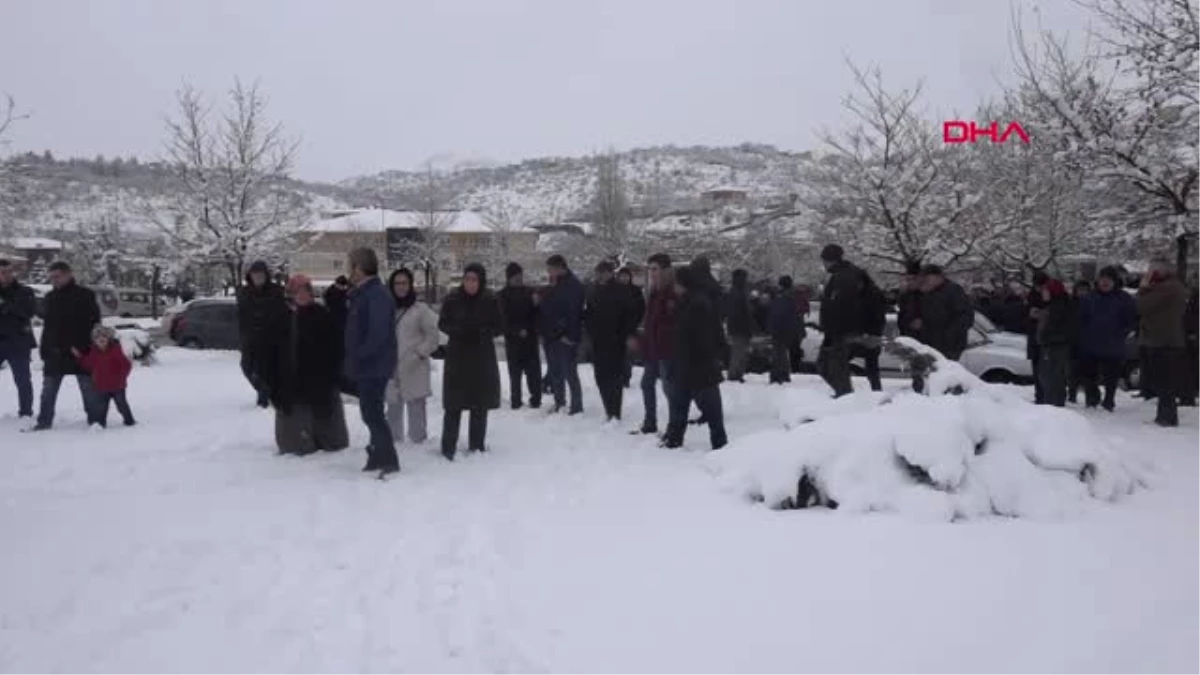 Kayseri Lise Öğrencisinin Köpek Saldırısı Sonucu Öldüğü İlçede Protesto Eylemi