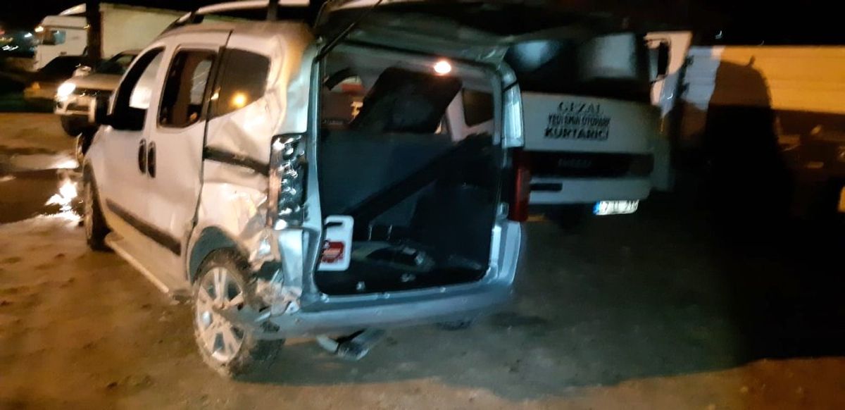 Midyat\'ta Trafik Kazası: 4 Yaralı