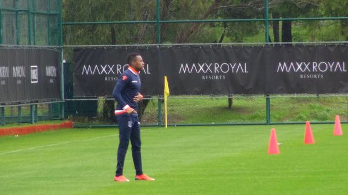 Robinho, Medipol Başakşehir\'de İlk Antrenmanına Çıktı