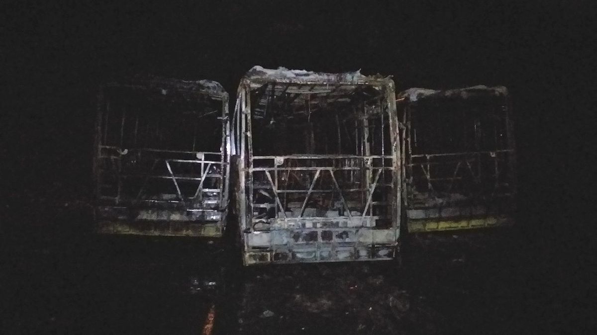 Tekirdağ\'da 3 Otobüs Kül Oldu