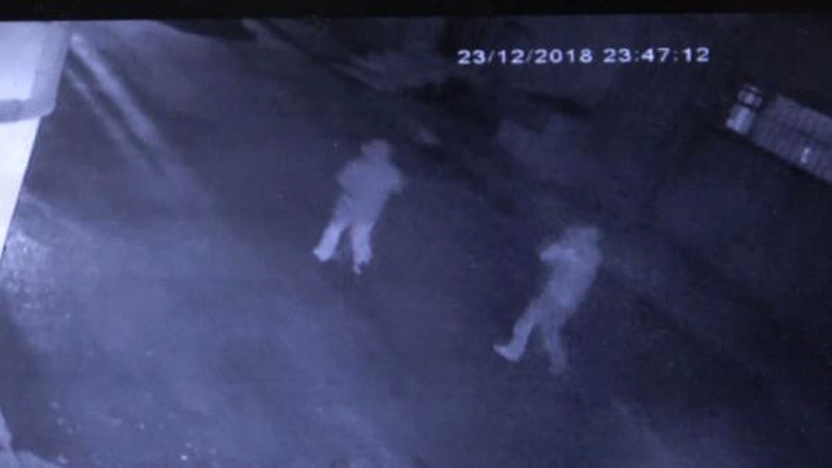Yangın Merdiveninden Tırmanıp Tekstil Firmasını Soydular