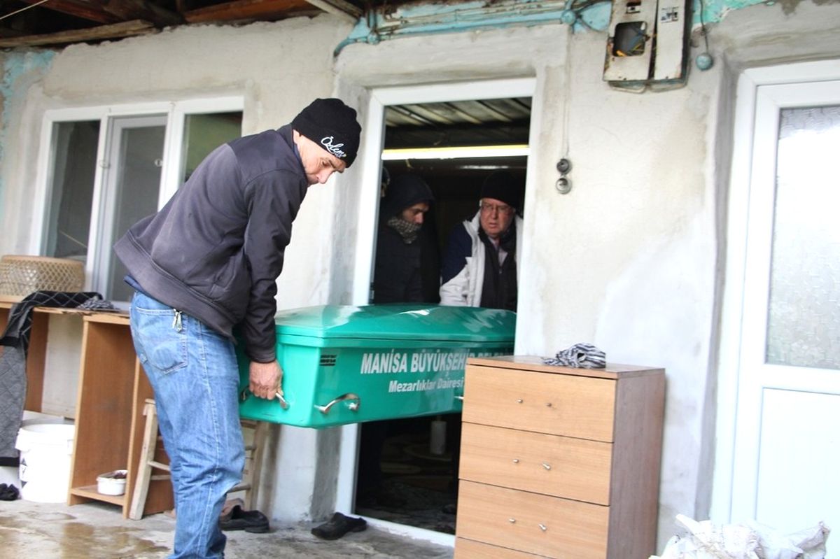 Yaşlı Adam Evinde Ölü Bulundu