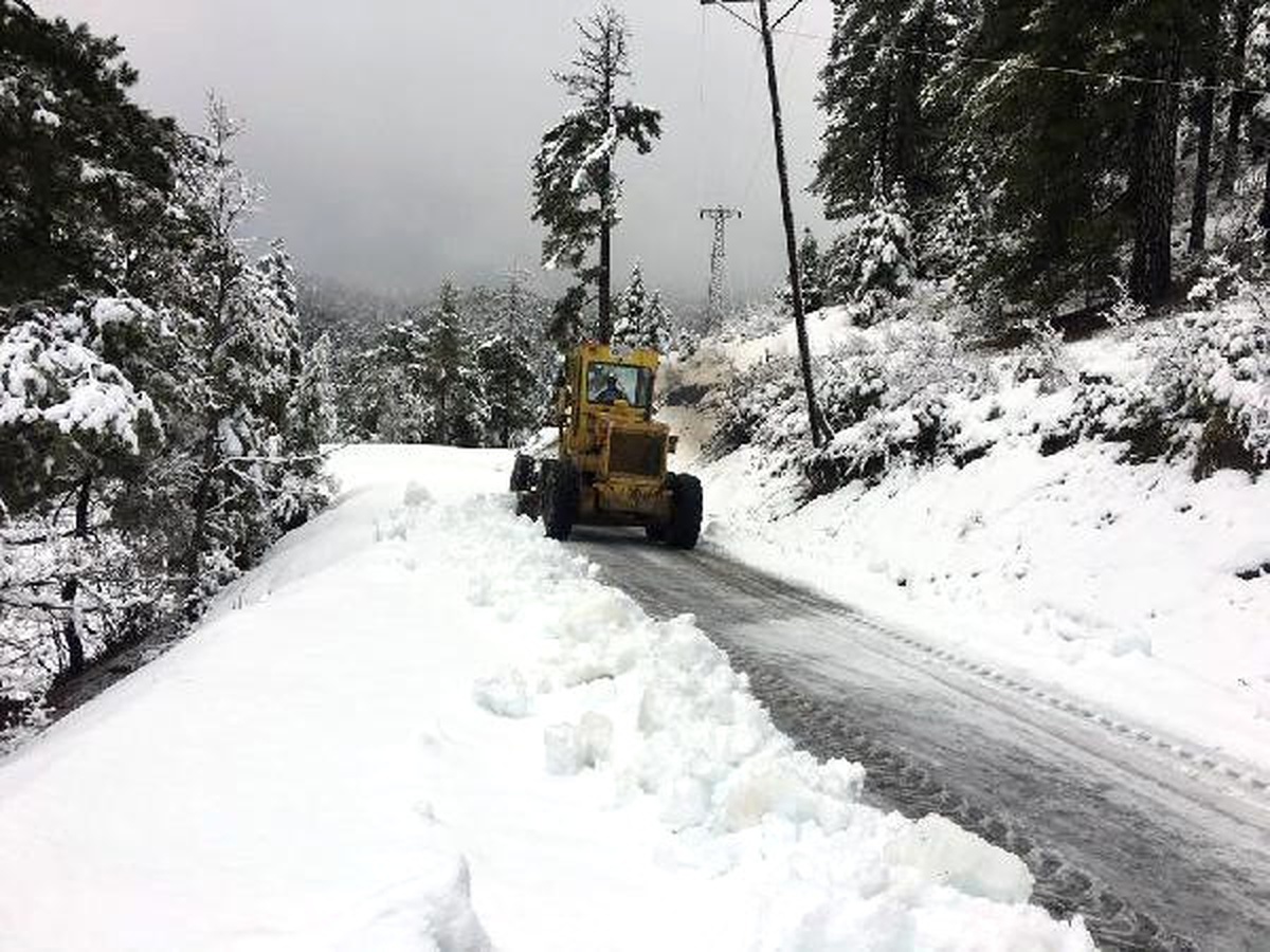 Alanya\'da Kar ve Heyelandan Kapanan Yollar Açıldı