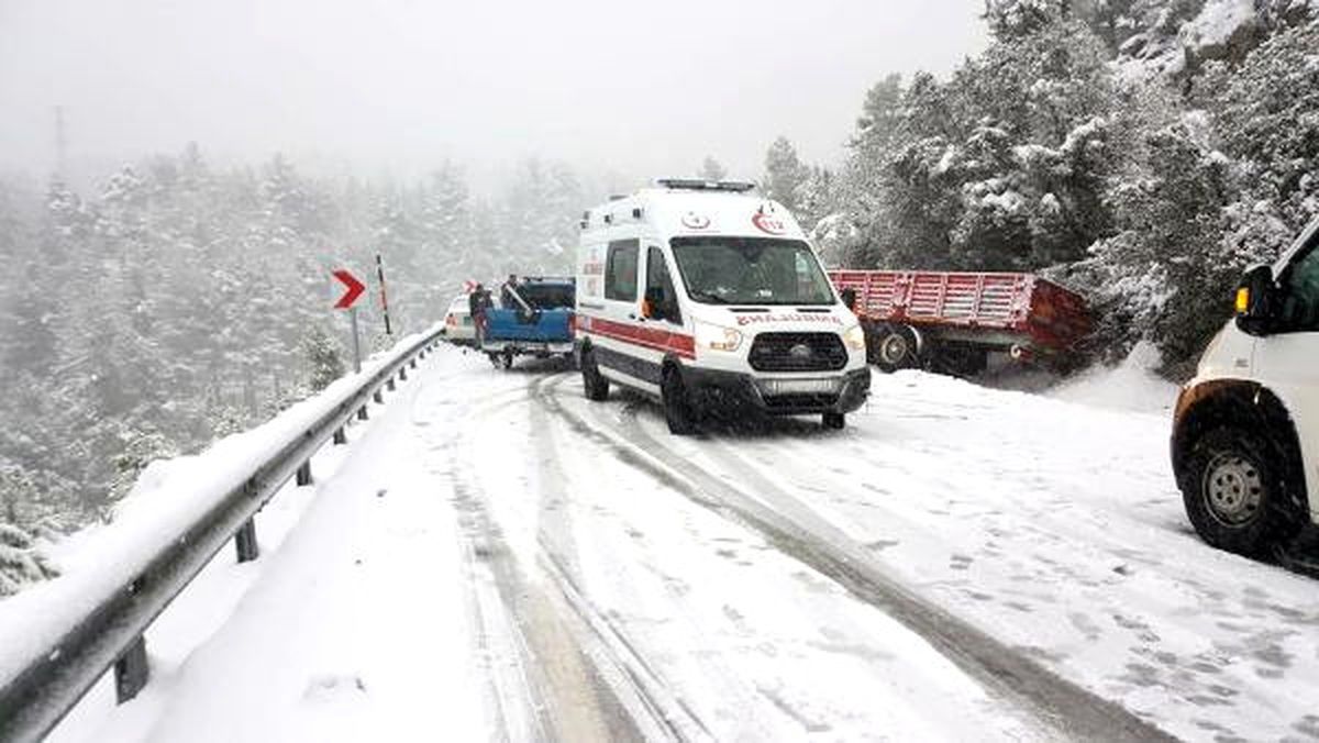 Antalya- Konya Karayolu Kar Nedeniyle Ulaşıma Kapandı