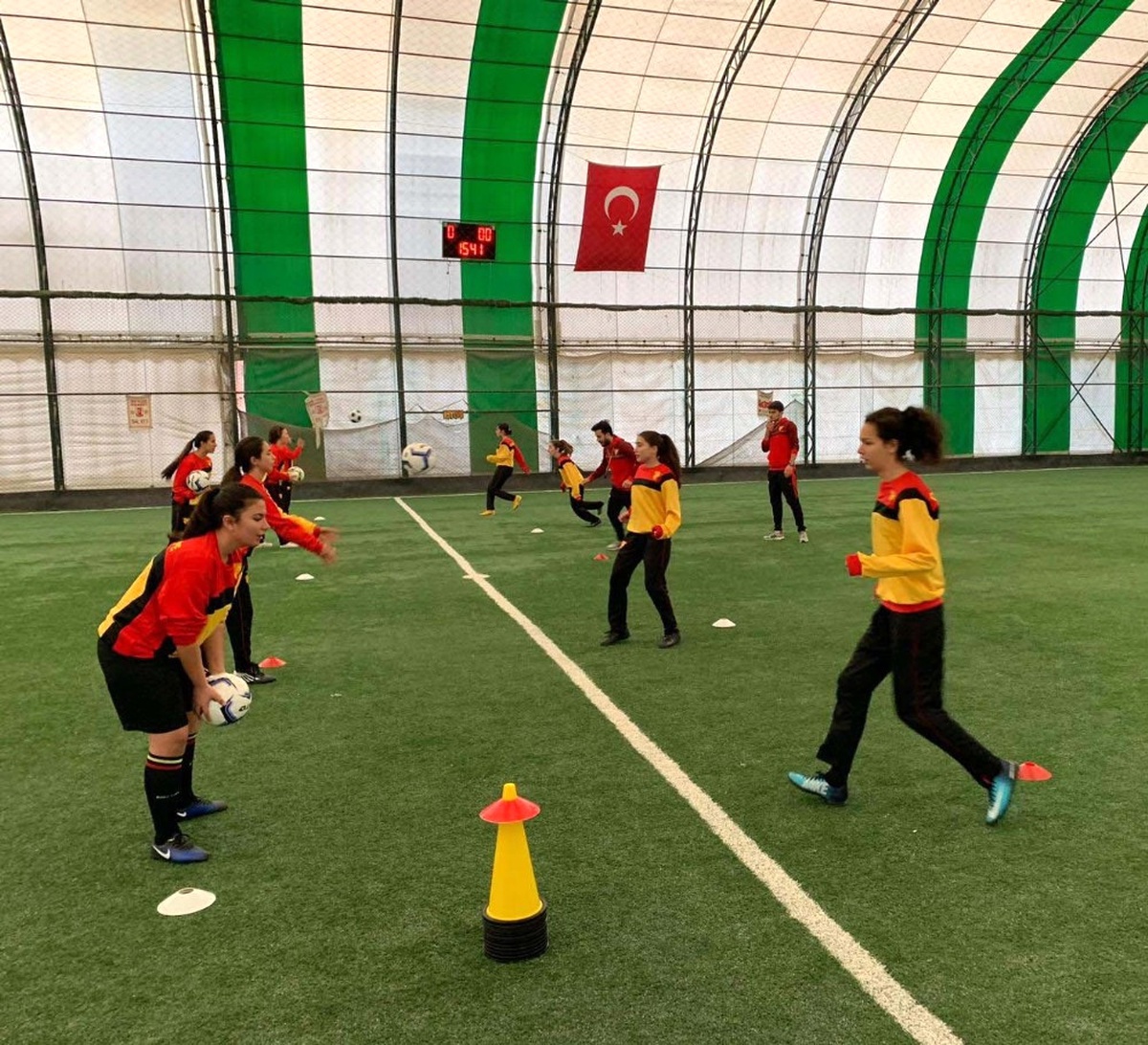 Balıkesir\'de Göztepe Futbol Okulu Açıldı