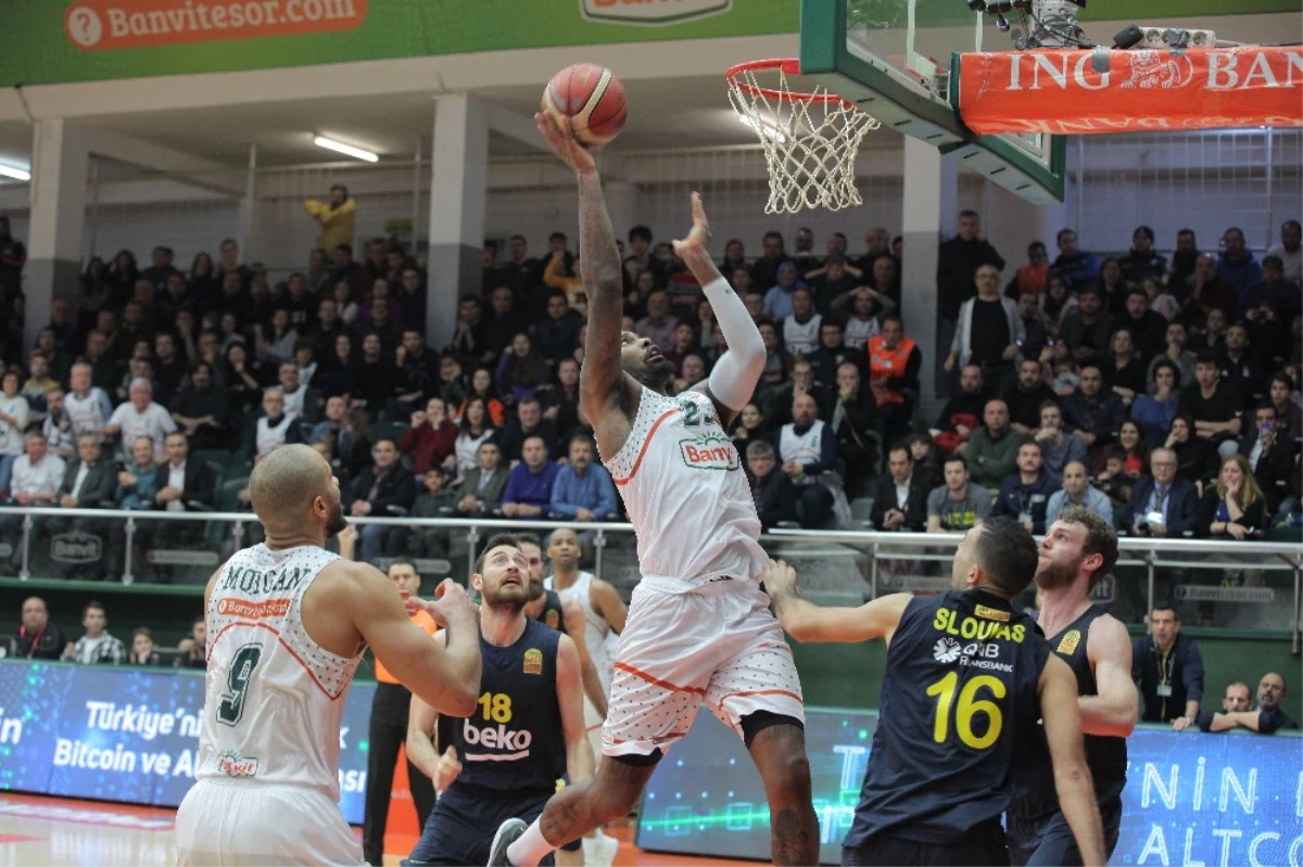 Banvit Fener\'i Devirdi