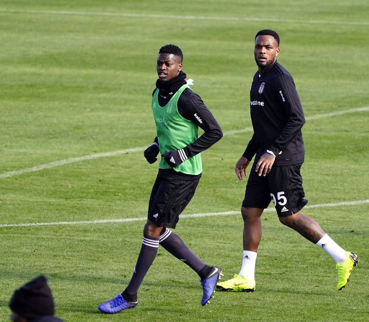 Beşiktaş\'ta Yeni Transfer Mirin İlk Antrenmanına Çıktı