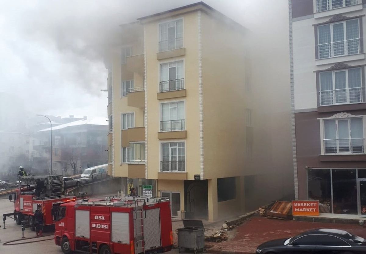Bilecik\'te 5 Katlı Binada Çıkan Yangın Korkuttu