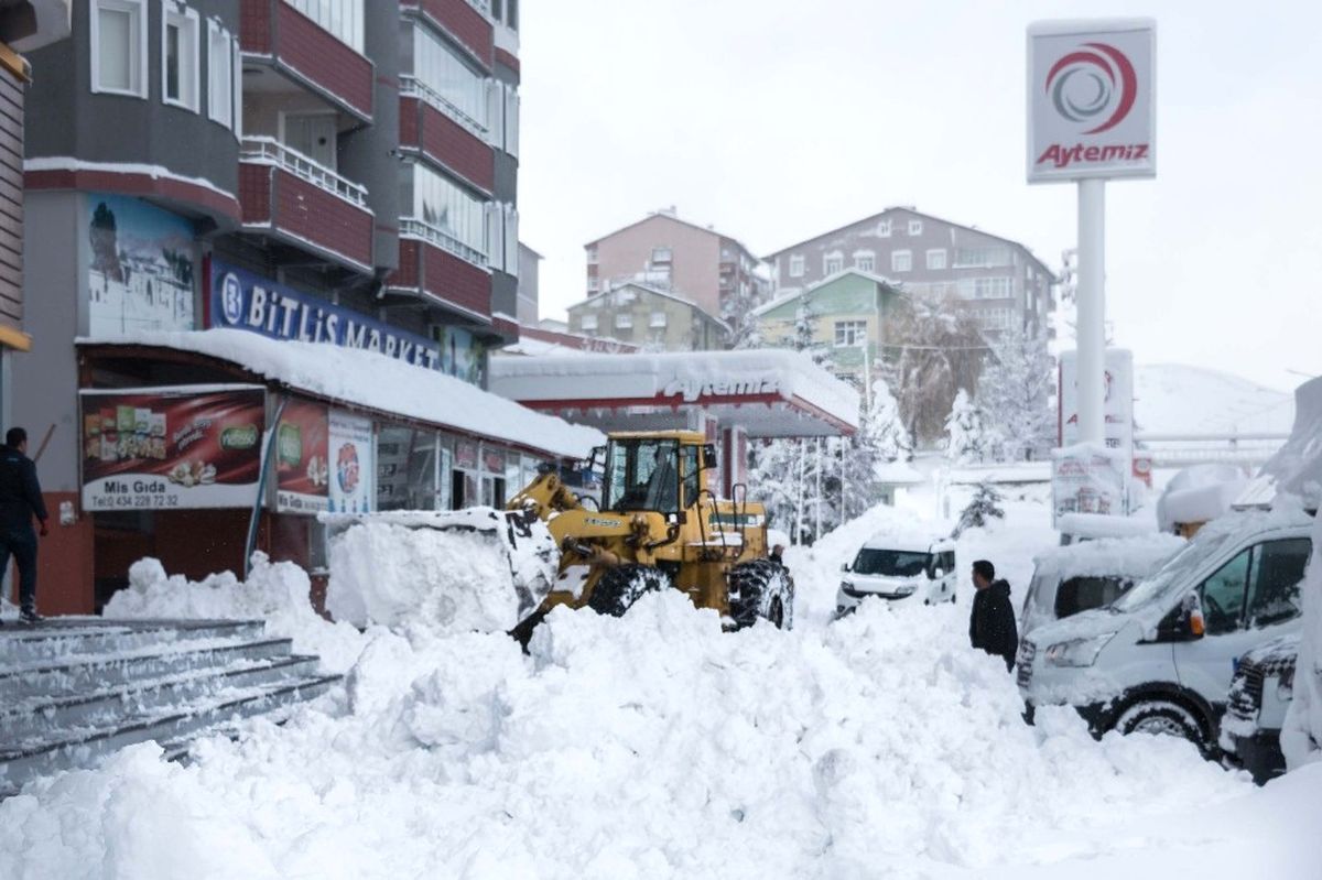 Bitlis Belediyesinden Karla Mücadele Seferberliği