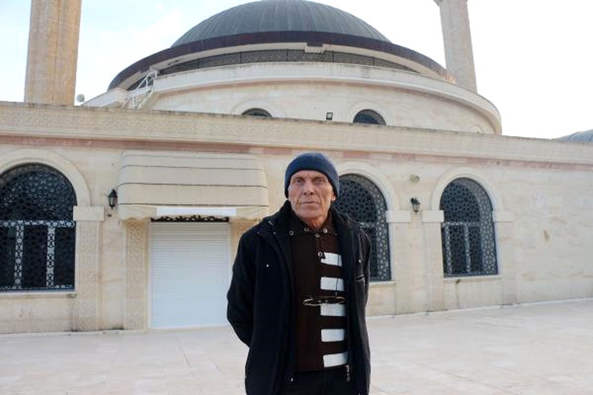 Boşanmaktan Vazgeçen Eşine Tepki İçin Kendi Salasını Okuttu