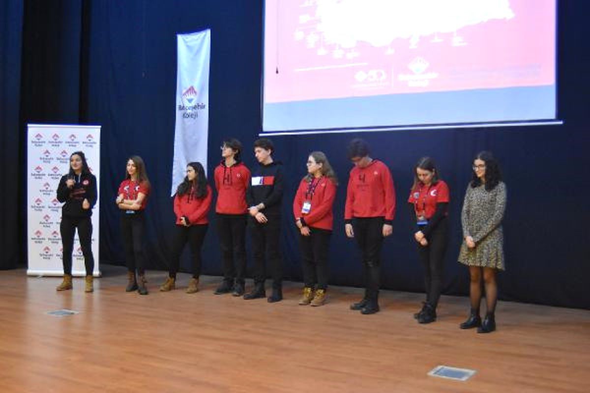 Buek Başkanı Enver Yücel 50. Yıl Kampüsü\'nde Velilerle Buluştu