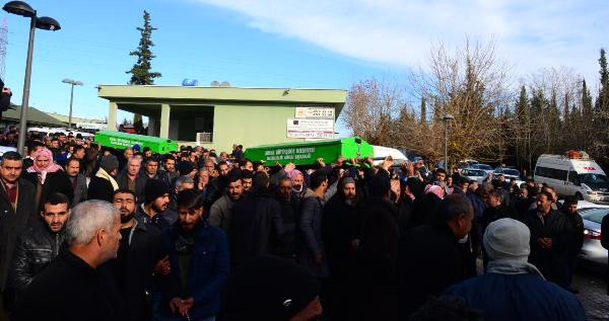 Bursa\'da Gazdan Zehirlenip Ölen İki Kardeş, Adana\'da Toprağa Verildi