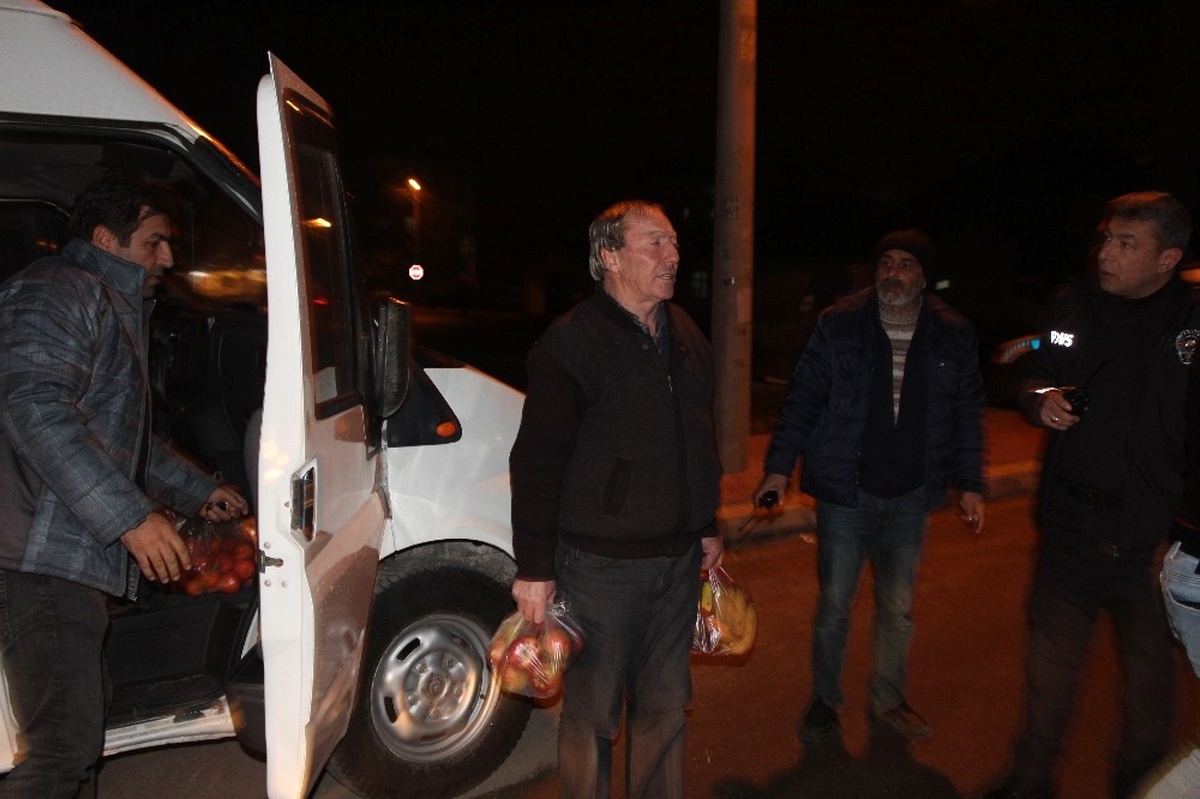 Cami Çıkışı Aracını Bıraktığı Yeri Hatırlamayınca Büyük Korku Yaşadı