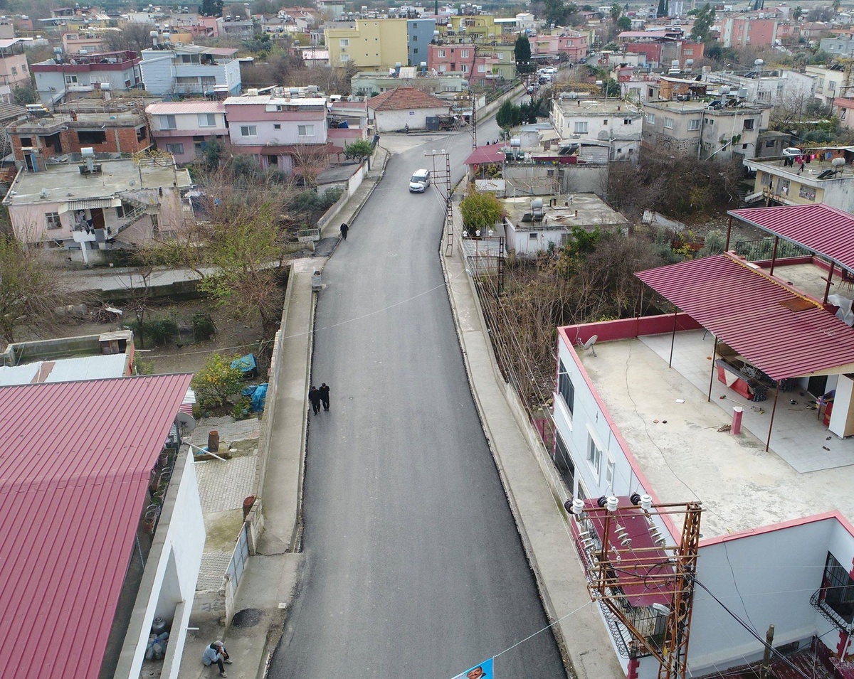 Erzin\'in Caddeleri Asfaltlanıyor