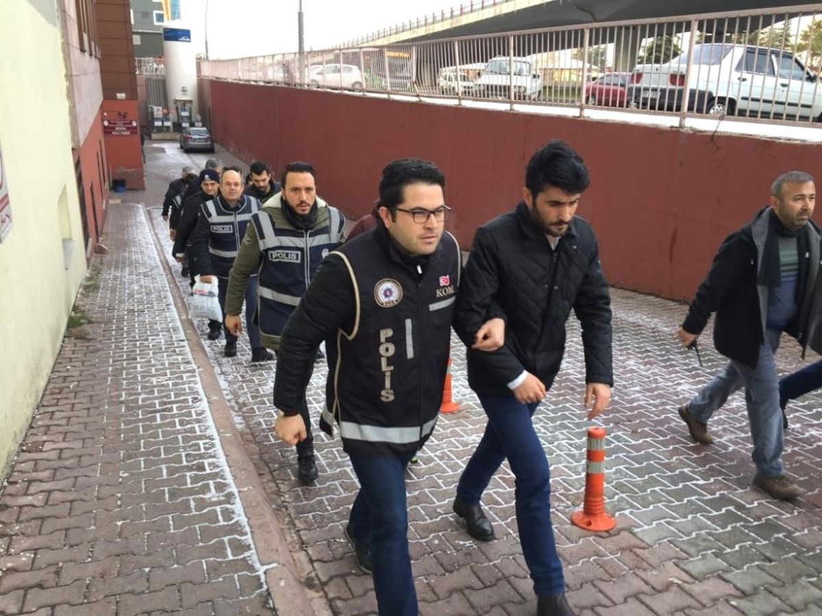 Fetö Operasyonunda Gözaltına Alınan 8 Kişi Adliyeye Sevk Edildi