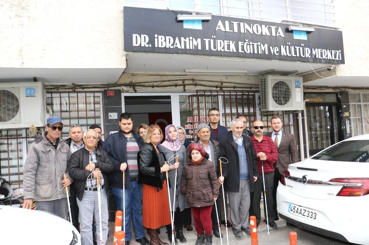 Görme Engellilerin Beyaz Bastonları Büyükşehirden