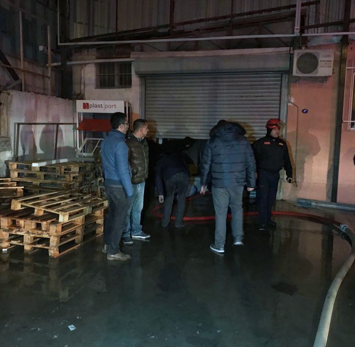 Güncelleme - İzmir\'de Fabrika Yangını