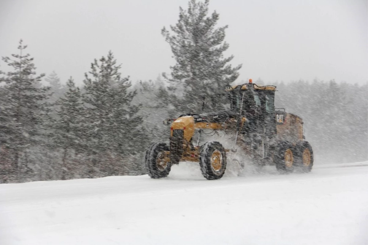 Ilgaz Dağı Milli Parkında Kar Kalınlığı 130 Santimetreye Ulaştı