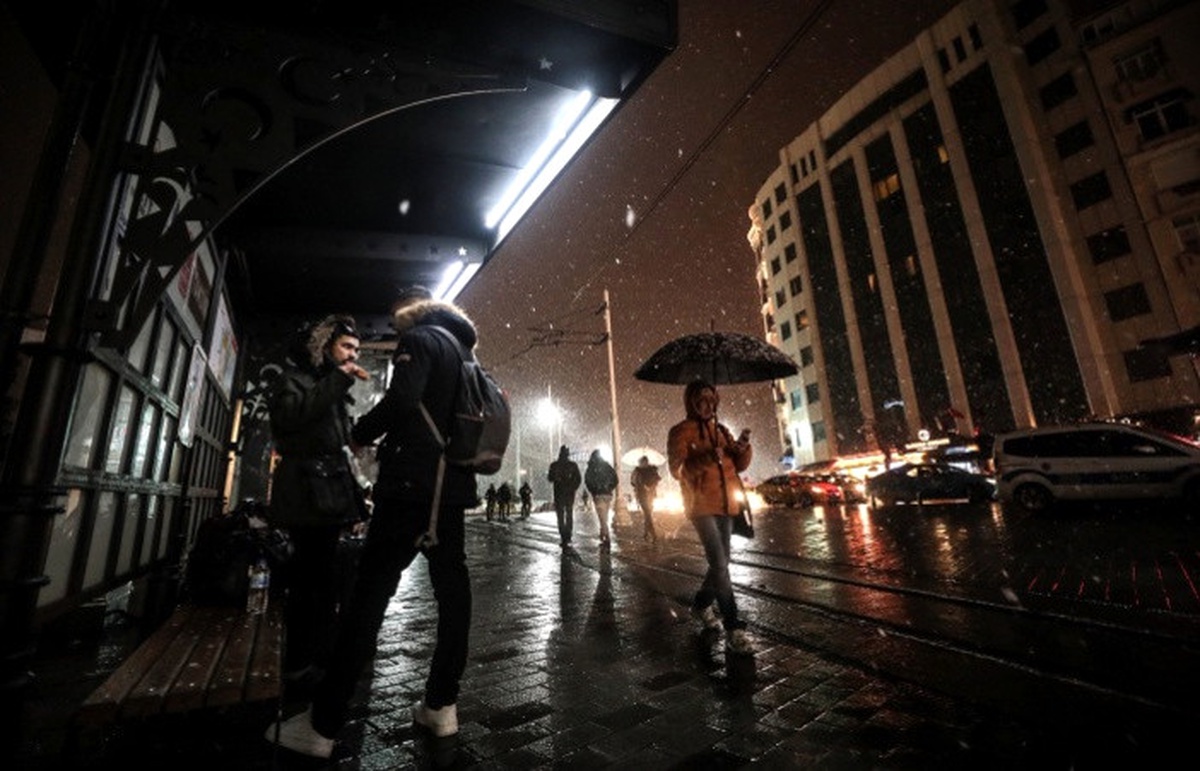 İstanbul\'da aralıklarla kar yağışı bekleniyor