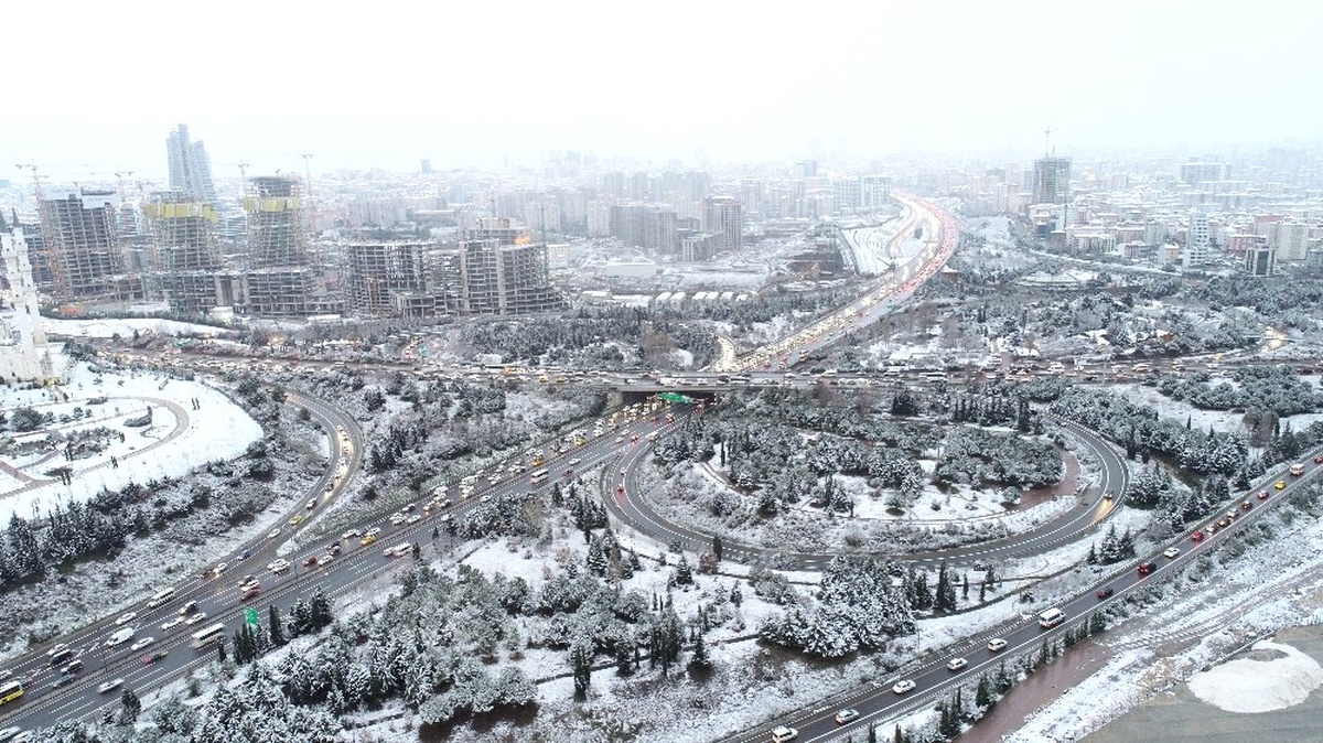İstanbul\'u Kaplayan Beyaz Örtü Havadan Görüntülendi