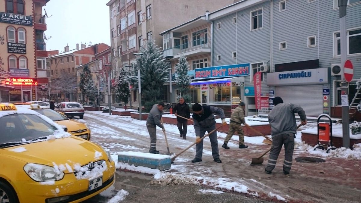 Kahramankazan\'da Kar Teyakkuzu