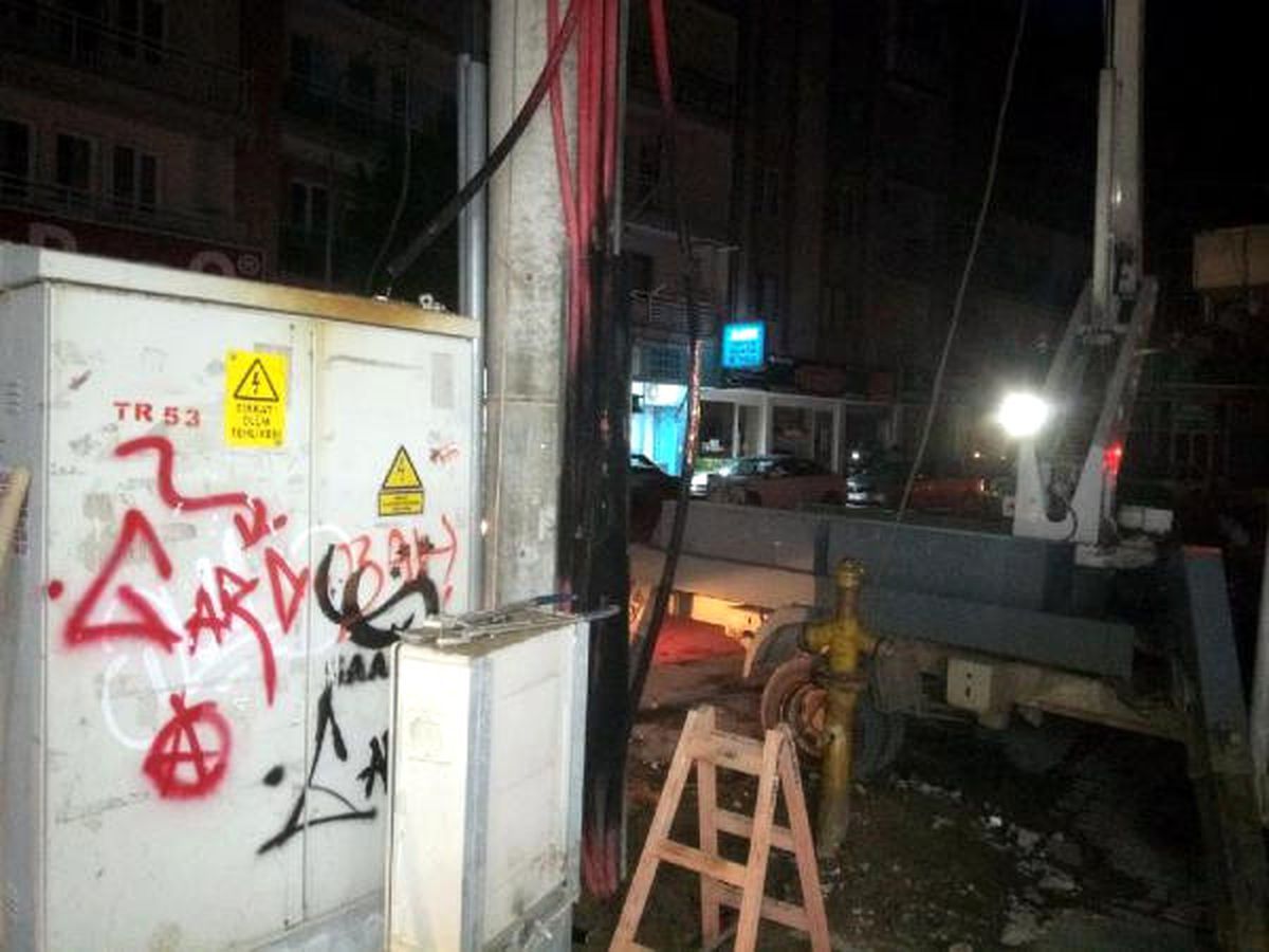 Kemalpaşa\'da Trafoda Korkutan Patlama