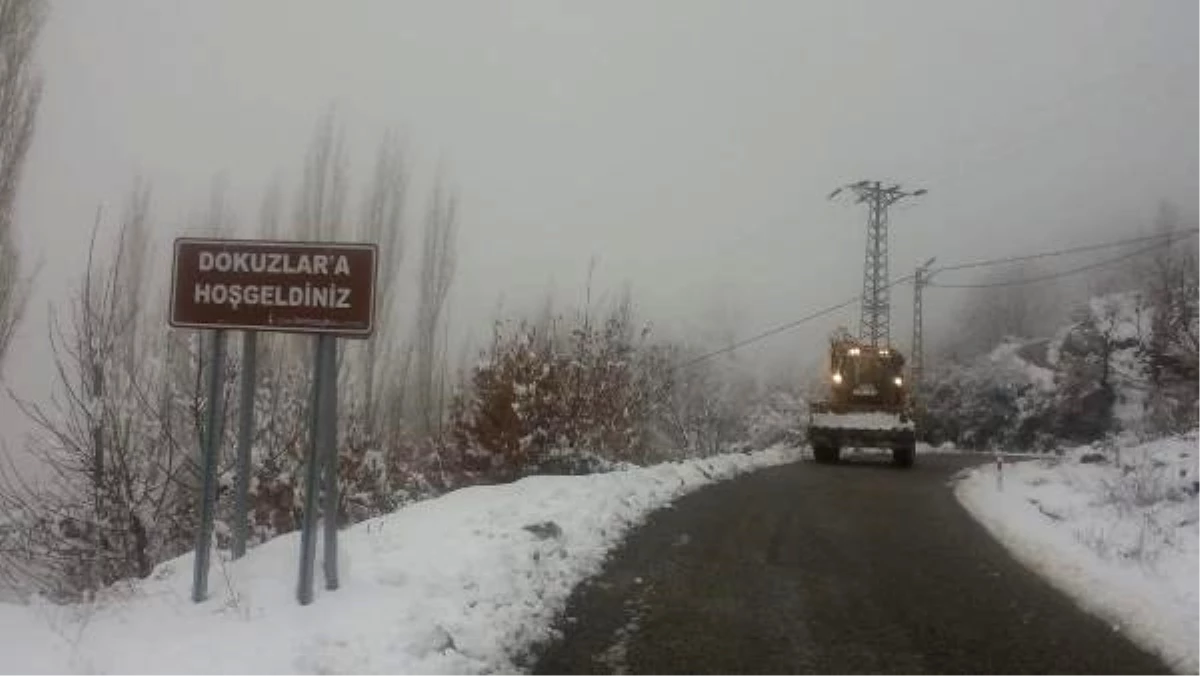 Kiraz\'da Kar Nedeniyle Kapanan 13 Köy Yolu Ulaşıma Açıldı