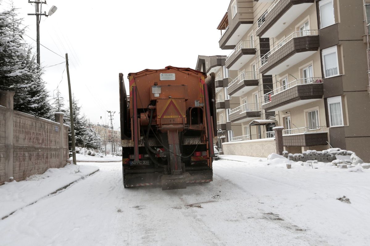 Nevşehir Belediyesi, Kar Mücadelesine Devam Ediyor