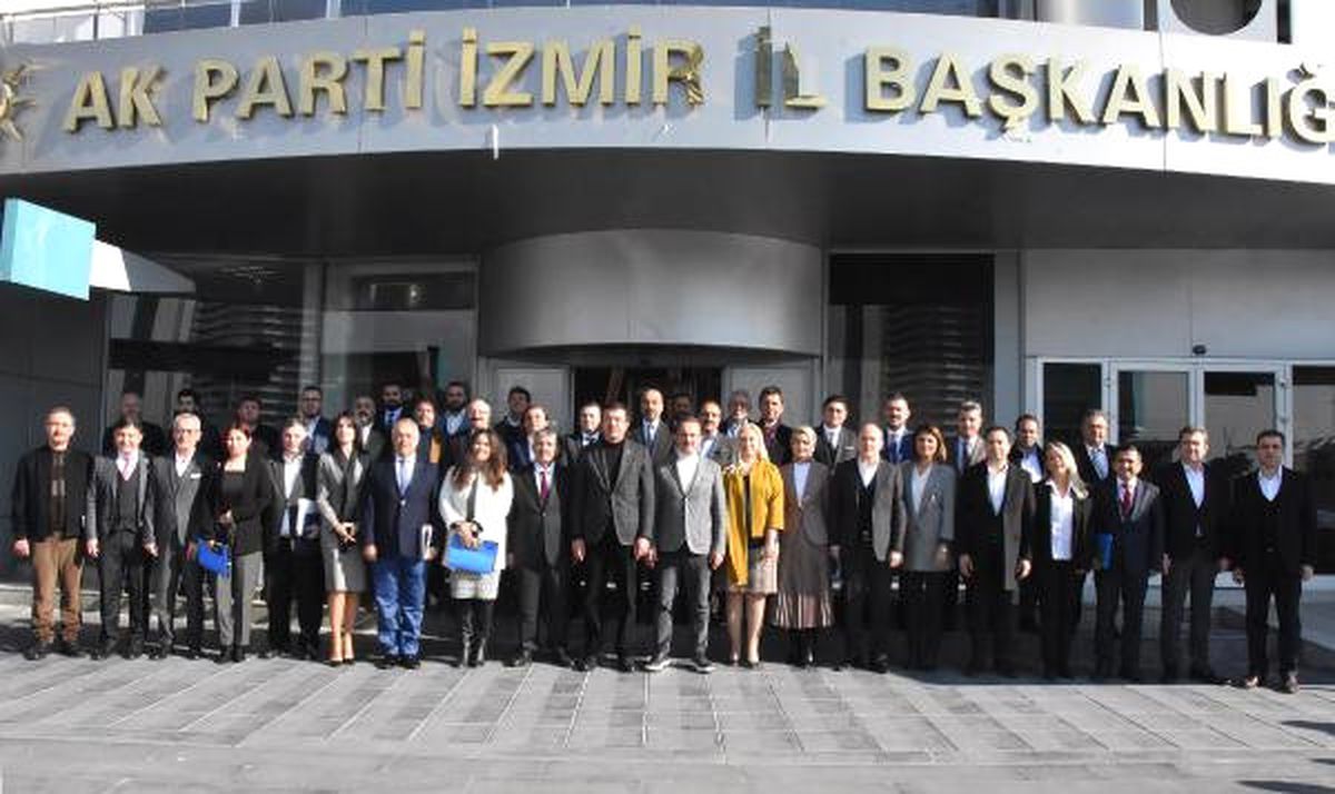 Nihat Zeybekci, İzmir Adayları ile Bir Araya Geldi