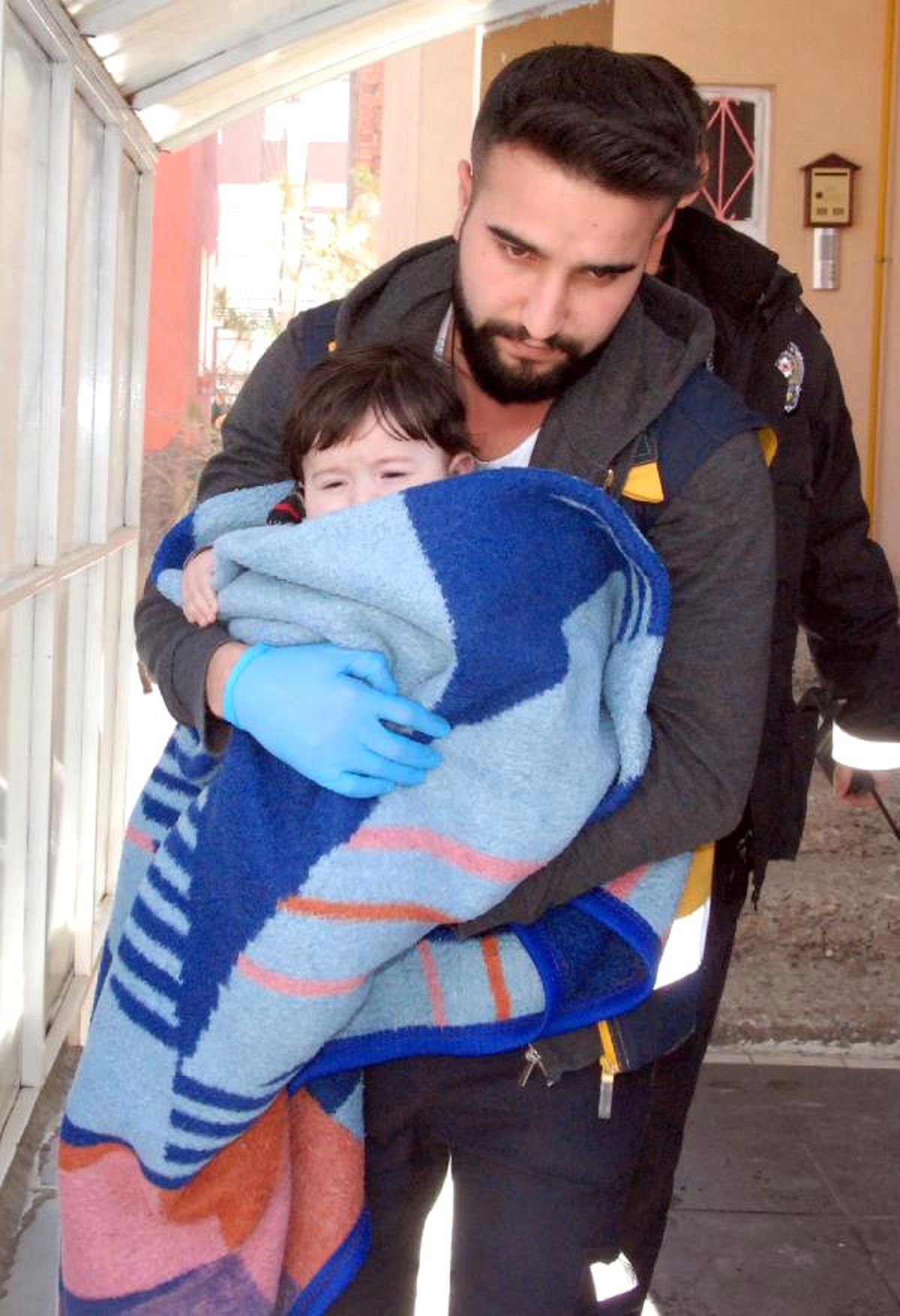 Ocakta Unutulan Yemek Yandı, 2 Kardeş Dumandan Etkilendi