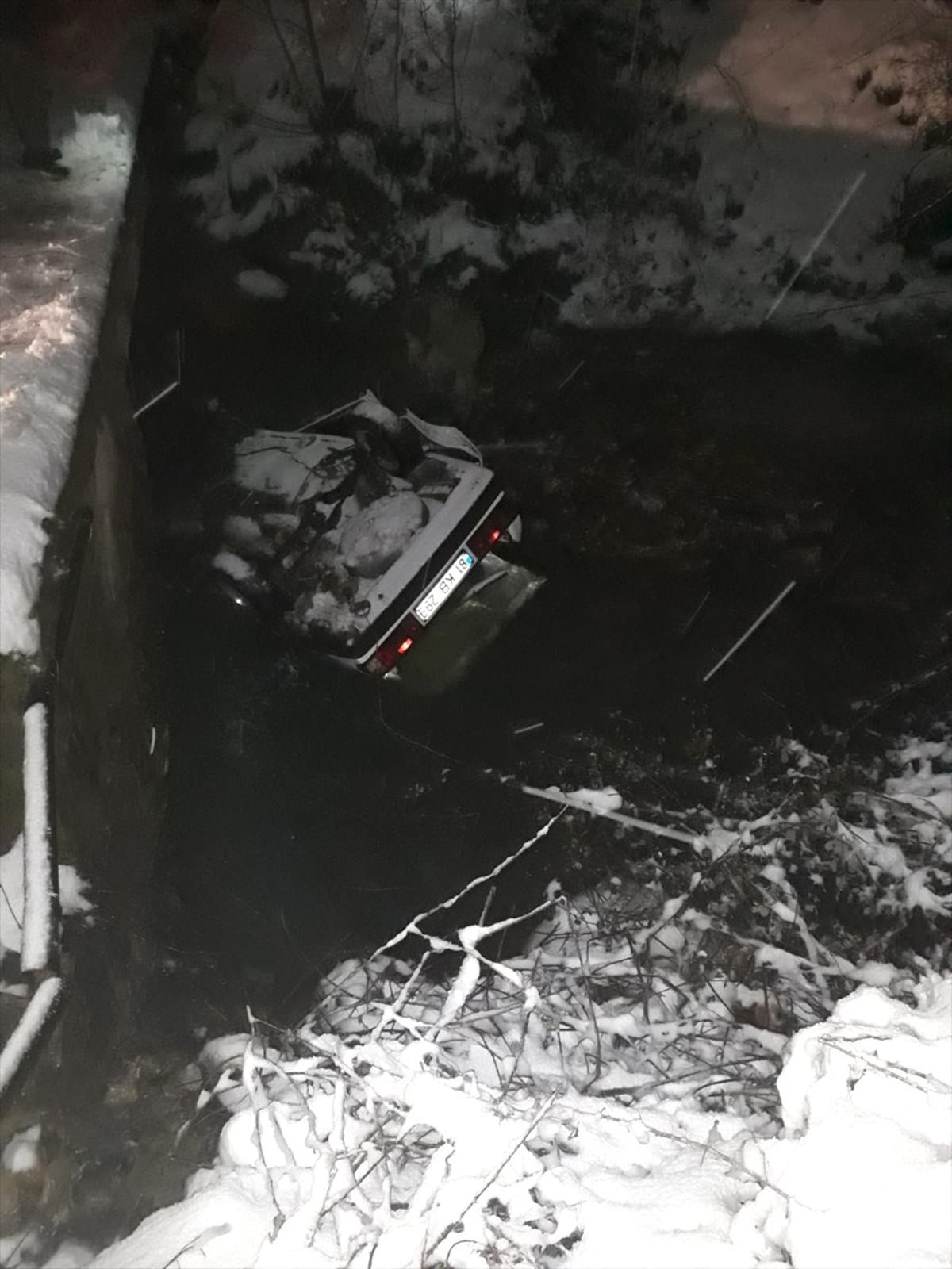 Otomobil Dere Yatağına Devrildi: 1 Yaralı