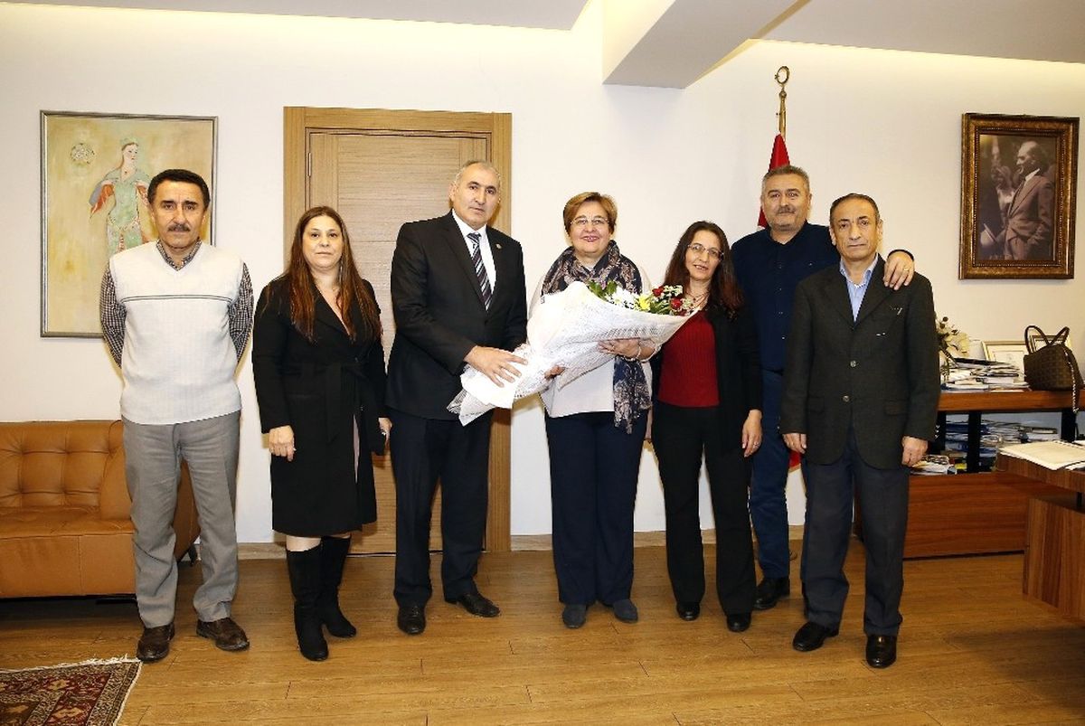 Pekdaş\'tan Bakanlığa Çağrı: "Çınartepe\'yi Bize Geri Verin"