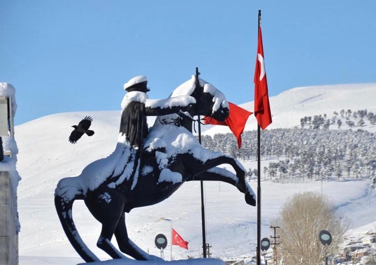 Sarıkamış\'ta Kar Hayatı Olumsuz Yönde Etkiledi