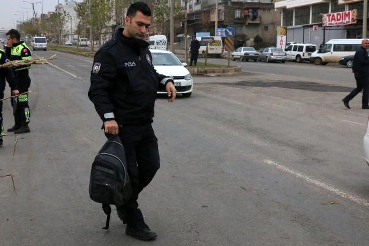 Siverek\'te Otomobilin Çarptığı 2 Liseli Yaralandı