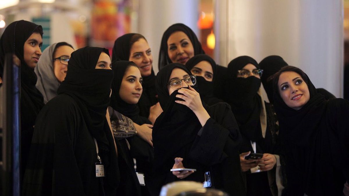Suudi Arabistan\'da Kadınlar Boşandıklarını Kısa Mesajla Öğrenebilecek