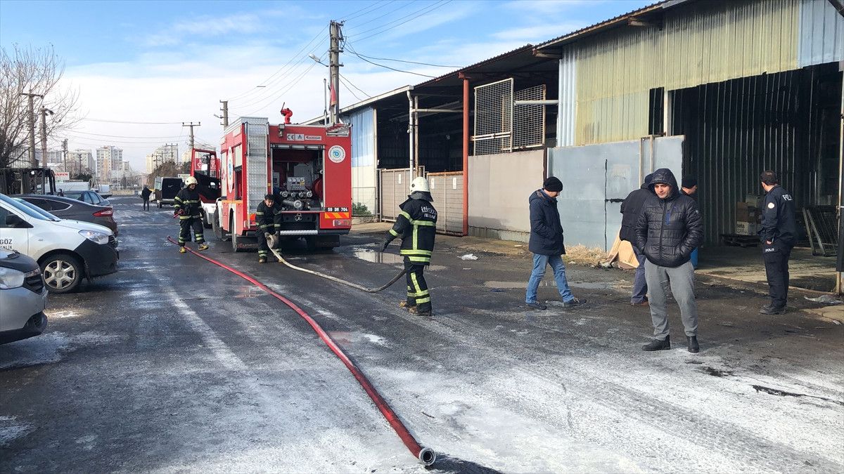Tinerle Temizlik Yaptığı Sırada Çıkan Yangında Ağır Yaralandı