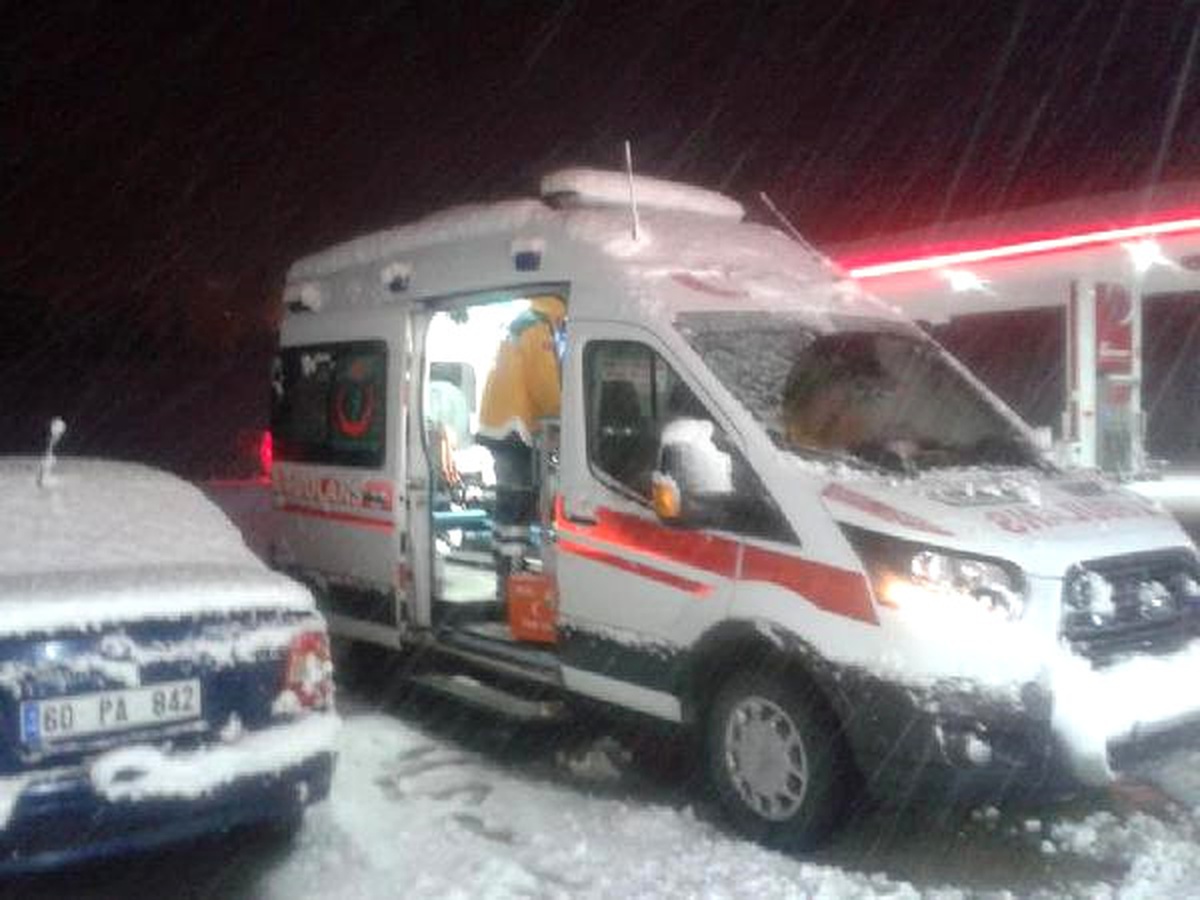 Tokat\'ta Kaçak Kazı Yaparken Mahsur Kalan 1 Kişi Öldü, 3 Kişi Kurtarıldı