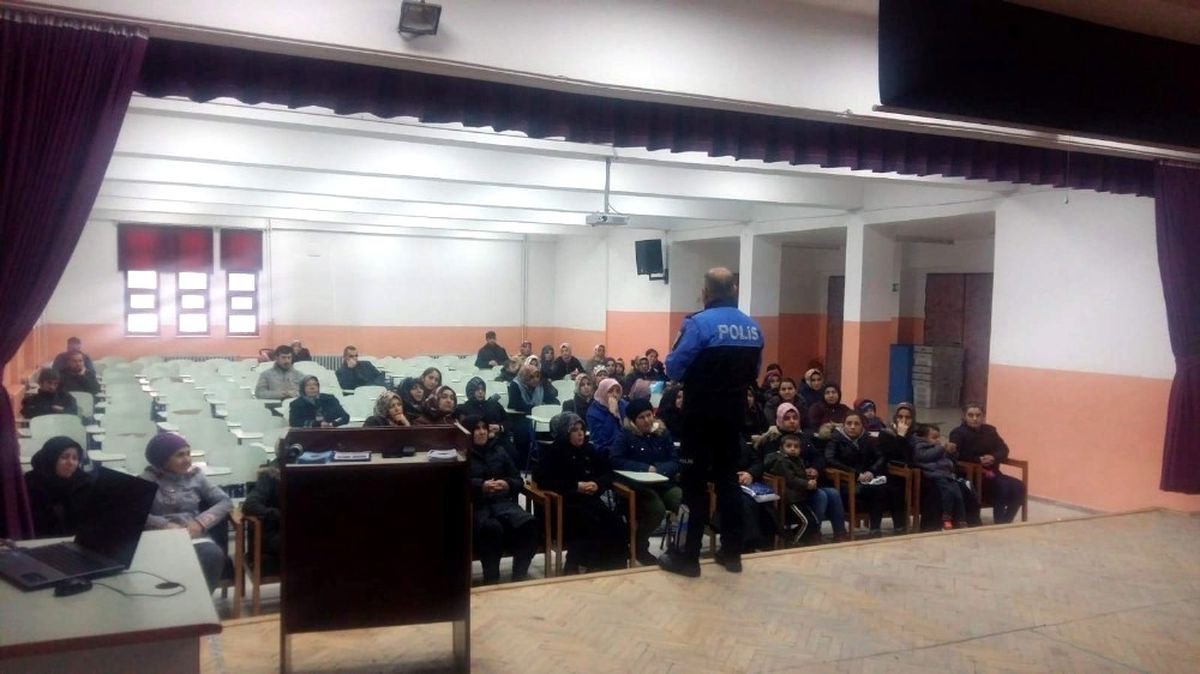 Toplum Destekli Polislik Şube Müdürlüğü Bilgilendirme Toplantılarına Devam Ediyor