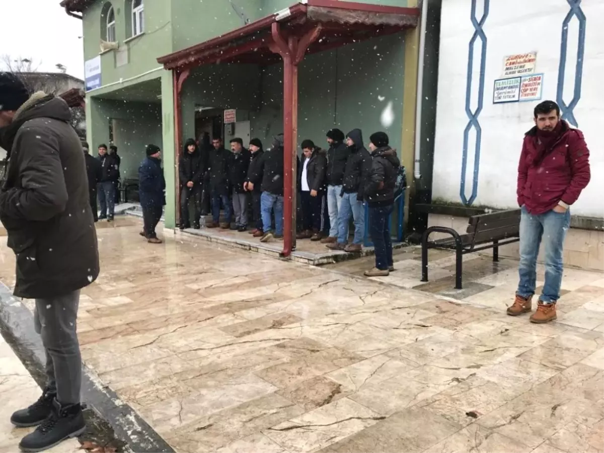 Trafik Kazasında Ölen Genç Kız Toprağa Verildi