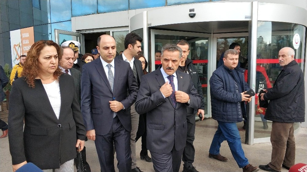 Vali Kaymak: "7 Kişi Kurtarılarak Hastanelere Kaldırıldı ve Sağlık Durumları İyi"