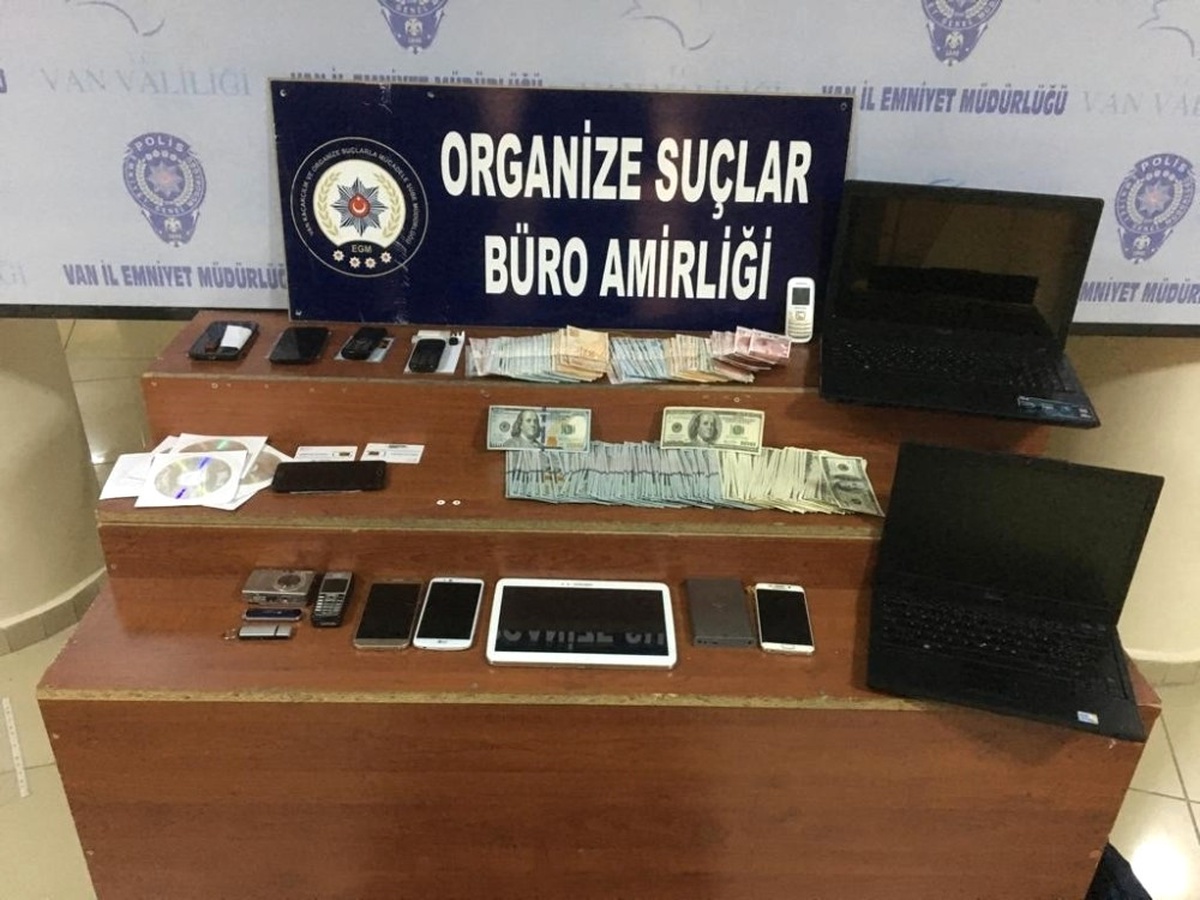 Van\'da Fetö\'nün Yeni Yapılanmasına Operasyon: 8 Gözaltı