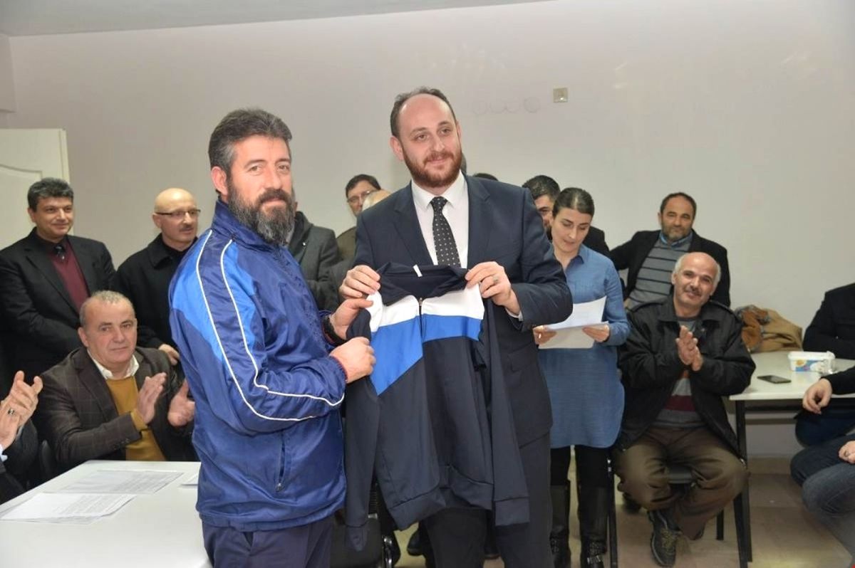Yalova\'da Amatör Kulüplere Malzeme Yardımı