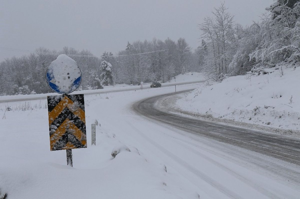 Zonguldak\'ta 80 Köy Yolu Ulaşıma Kapandı