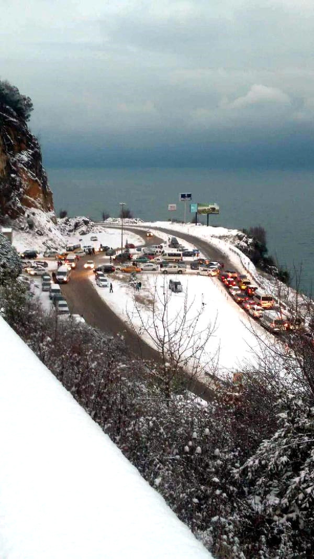Zonguldak\'ta Kar Nedeniyle Hastane Yolu Kapandı