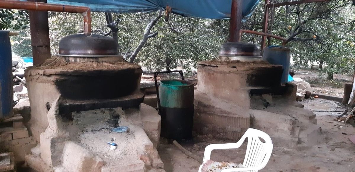 Adana\'da 2 Bin Litre Kaçak İçki Ele Geçirildi