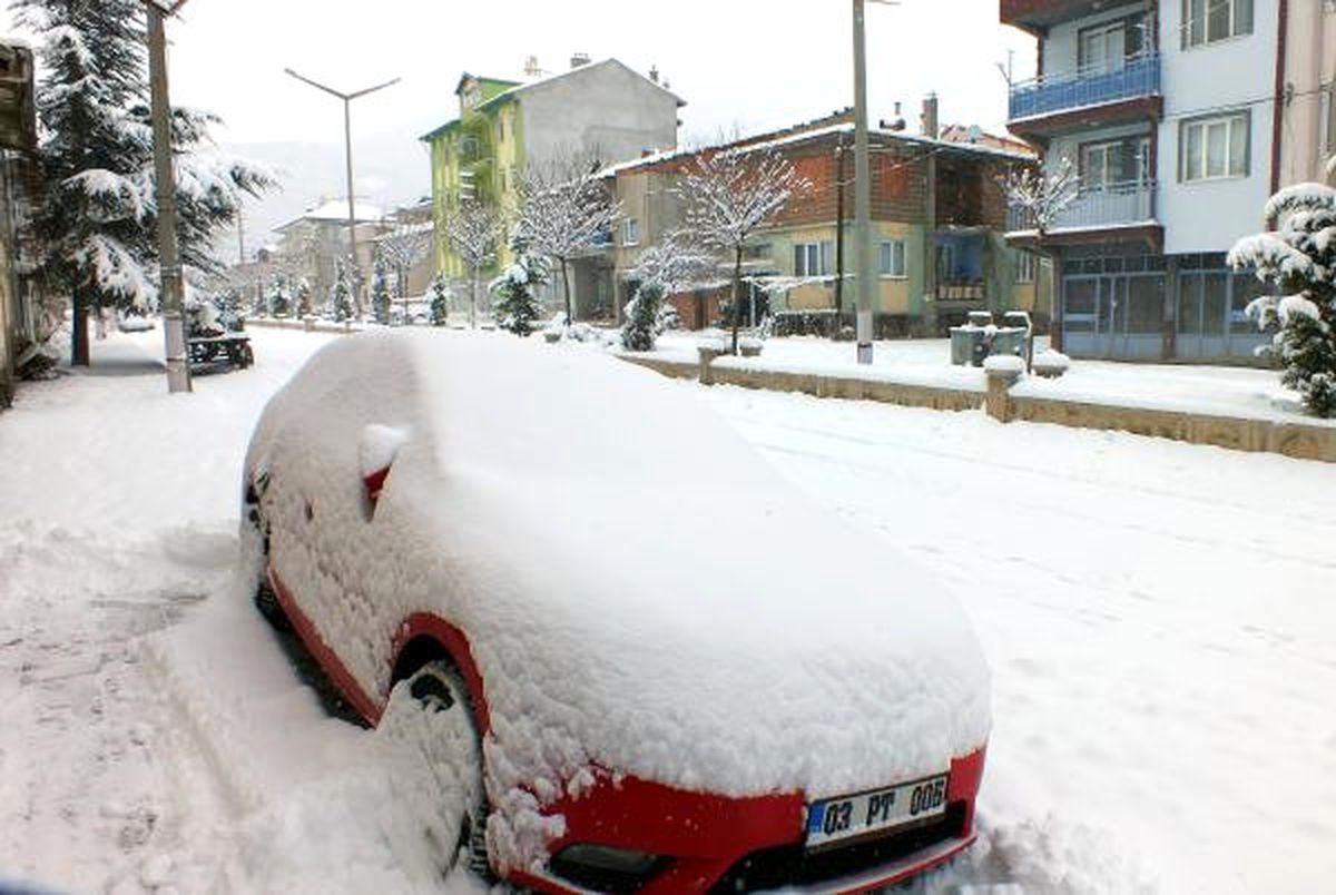 Afyonkarahisar\'da, 2 İlçede Taşımalı Eğitime Kar Engeli (2)