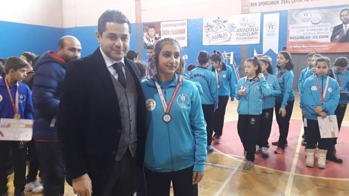Analig\'de Bir Başarı da Badminton\'dan