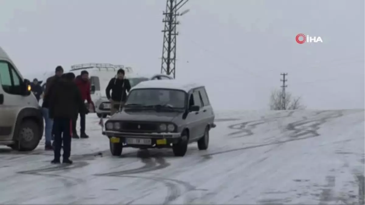 Buz Pistine Dönen Yollar Sürücülere Zor Anlar Yaşattı