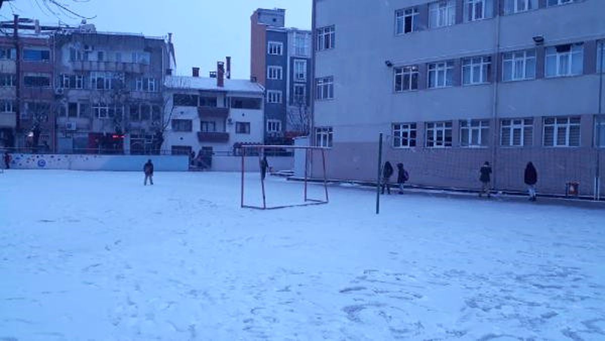 Çanakkale\'de 2 İlçede Okullara Kar Tatili