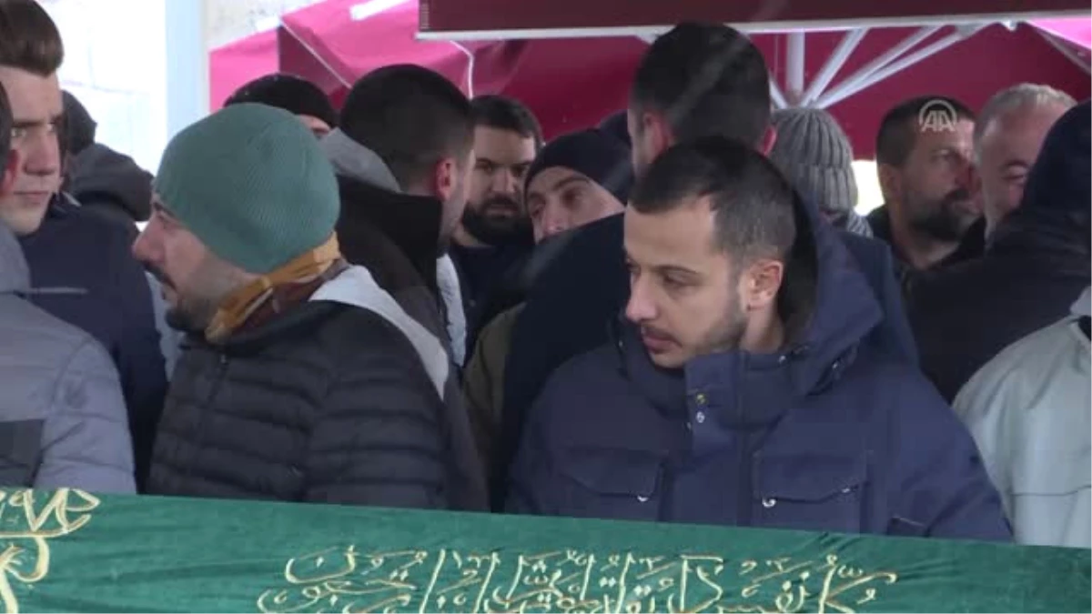 Cumhurbaşkanı Erdoğan\'ın Dayısı Ali Mutlu İçin Piyalepaşa Camisi\'nde Cenaze Namazı Kılındı